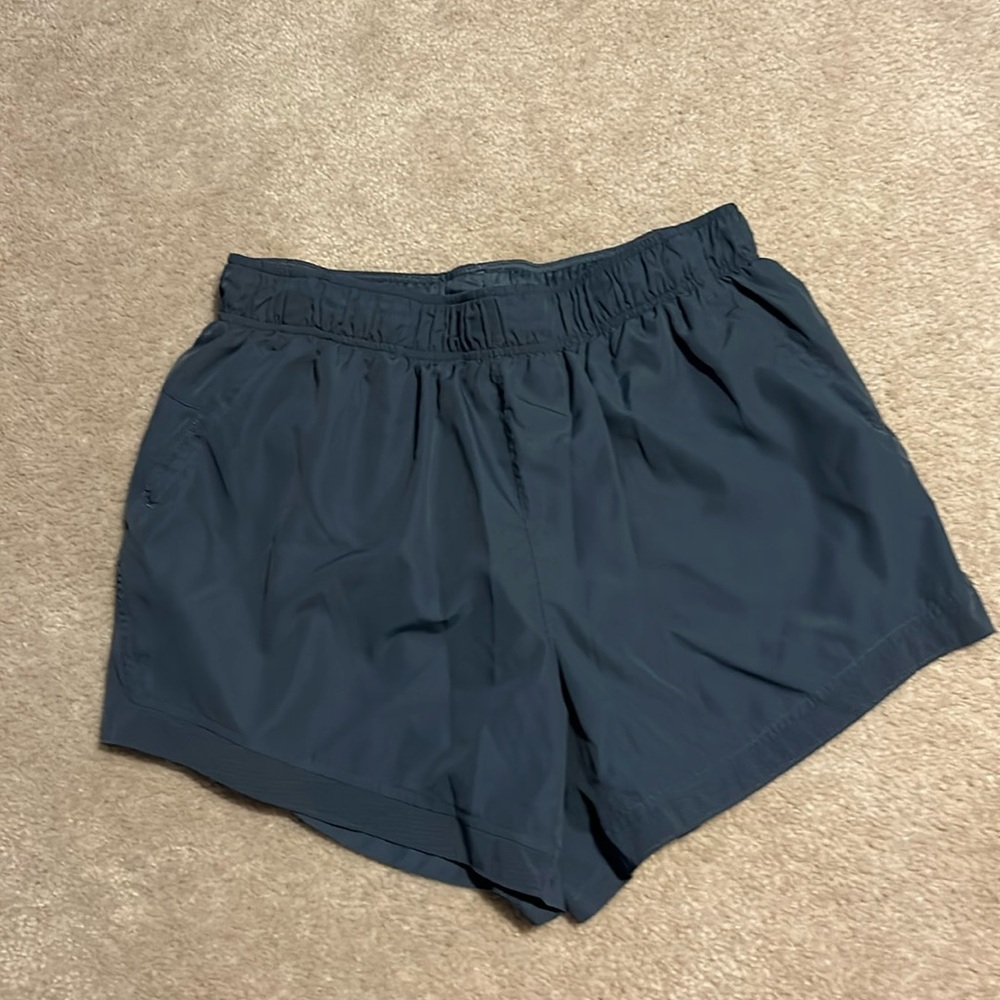Women’s athletic shorts, gray, size 2xl